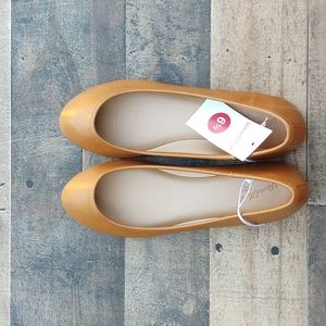NWT Universal Thread Cognac Everly flats sz  6.5 women's